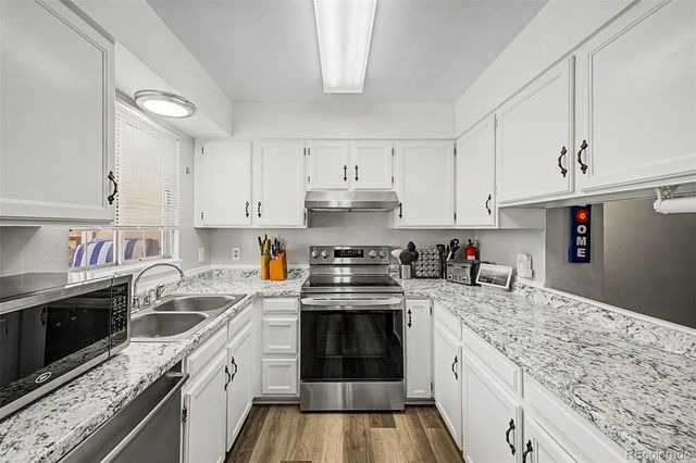 6708 S Holland Way, Littleton, CO 80128