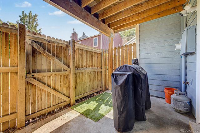 6708 S Holland Way, Littleton, CO 80128