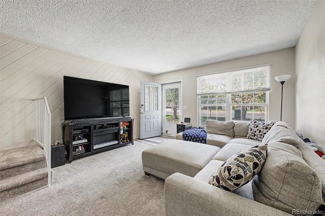 6708 S Holland Way, Littleton, CO 80128