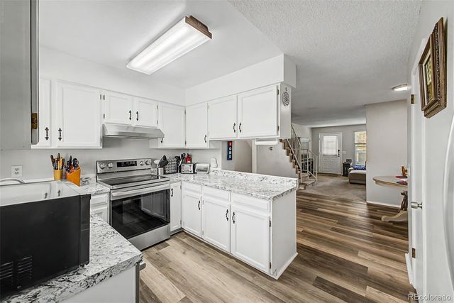 6708 S Holland Way, Littleton, CO 80128
