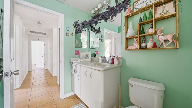 25 Radford Ln, Palm Coast, FL 32164