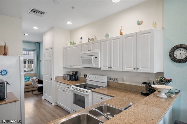 7925 Mahogany Run LN 923, Naples, FL 34113
