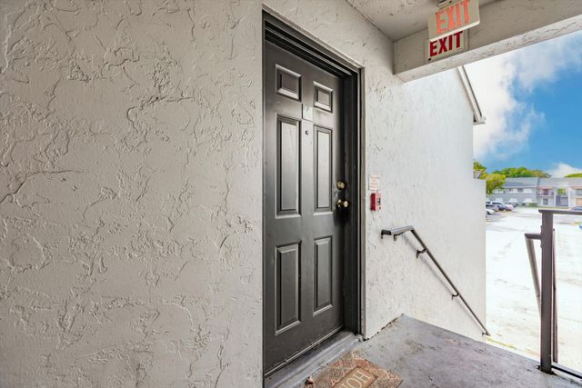 1153 Lake Victoria Drive H, West Palm Beach, FL 33411