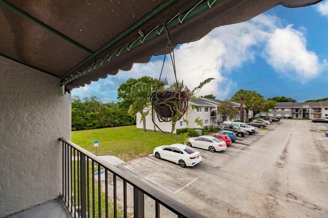 1153 Lake Victoria Drive H, West Palm Beach, FL 33411