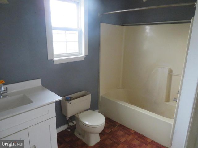 117 6TH AVE, Mount Ephraim, NJ 08059