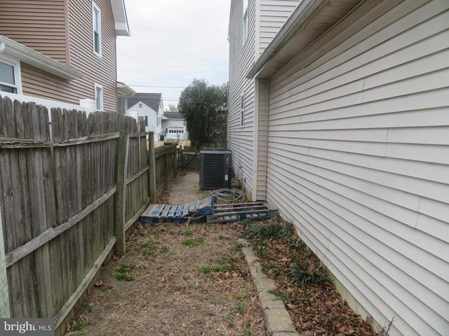 117 6TH AVE, Mount Ephraim, NJ 08059