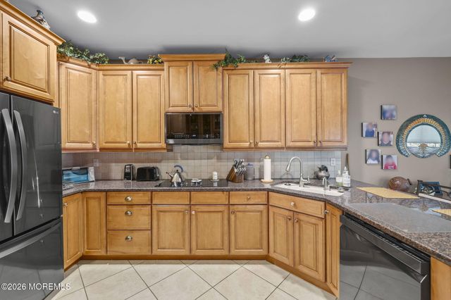 23 W Parsonage Way, Manalapan, NJ 07726