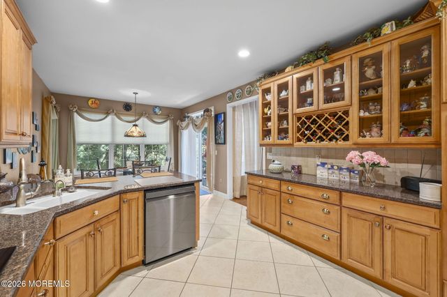 23 W Parsonage Way, Manalapan, NJ 07726