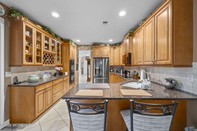 23 W Parsonage Way, Manalapan, NJ 07726