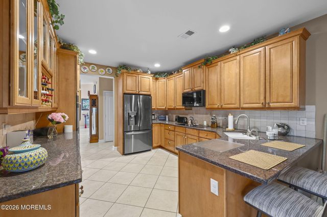 23 W Parsonage Way, Manalapan, NJ 07726