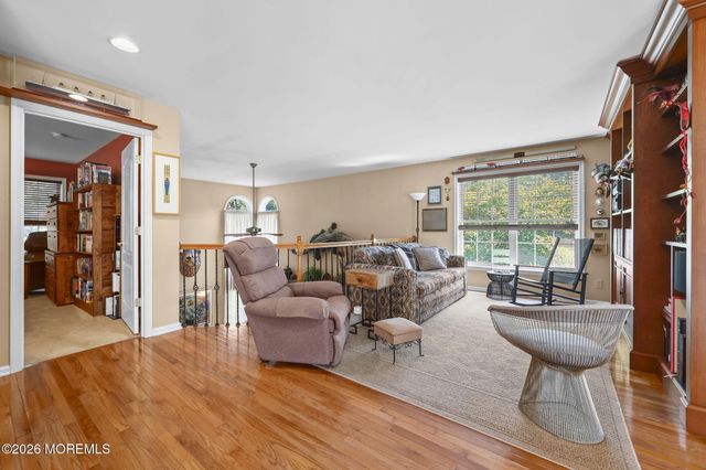 23 W Parsonage Way, Manalapan, NJ 07726