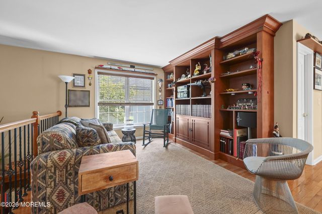 23 W Parsonage Way, Manalapan, NJ 07726