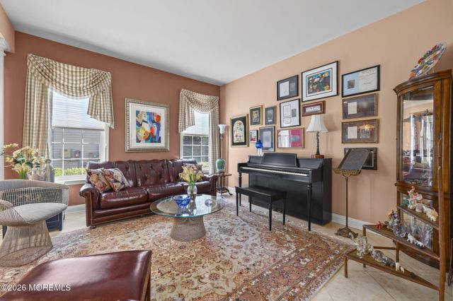 23 W Parsonage Way, Manalapan, NJ 07726