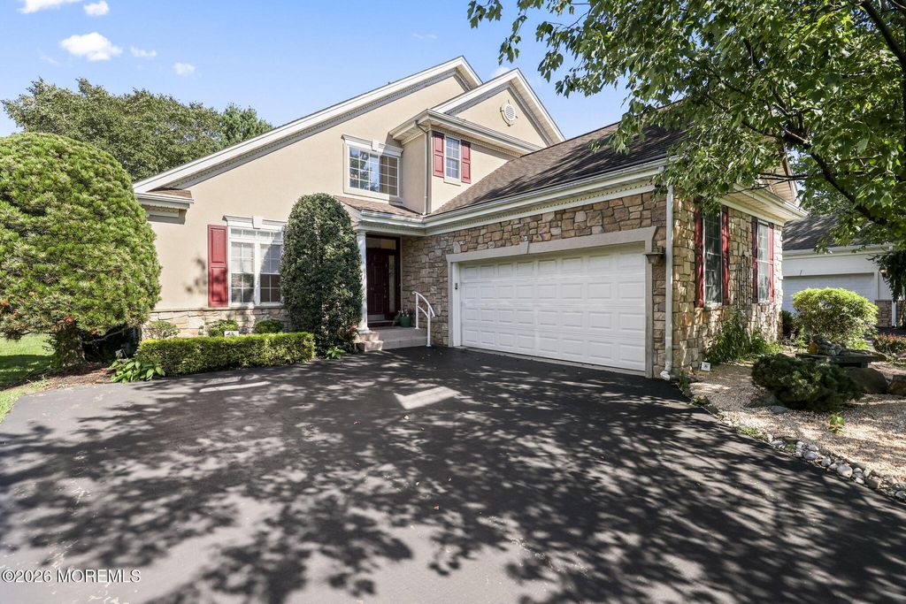 23 W Parsonage Way, Manalapan, NJ 07726