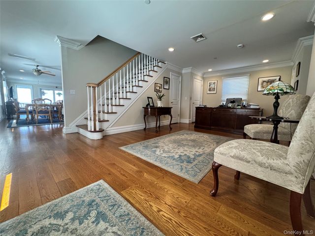 839 W Park Avenue, Long Beach, NY 11561
