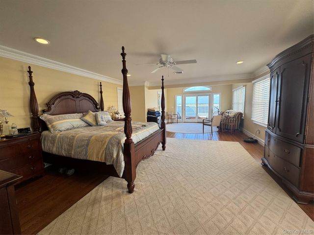 839 W Park Avenue, Long Beach, NY 11561