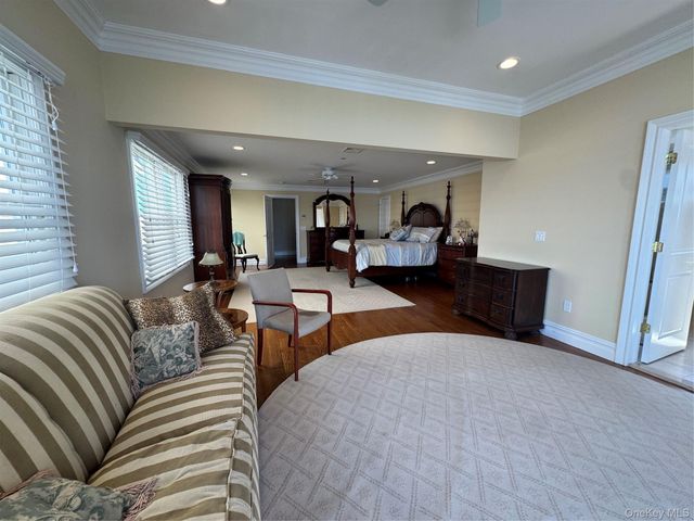 839 W Park Avenue, Long Beach, NY 11561