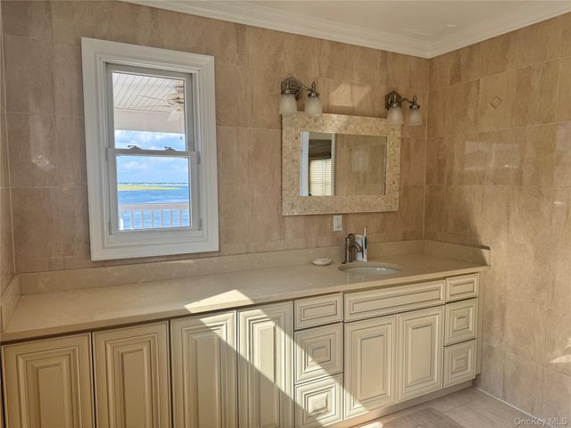 839 W Park Avenue, Long Beach, NY 11561