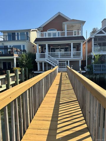 839 W Park Avenue, Long Beach, NY 11561