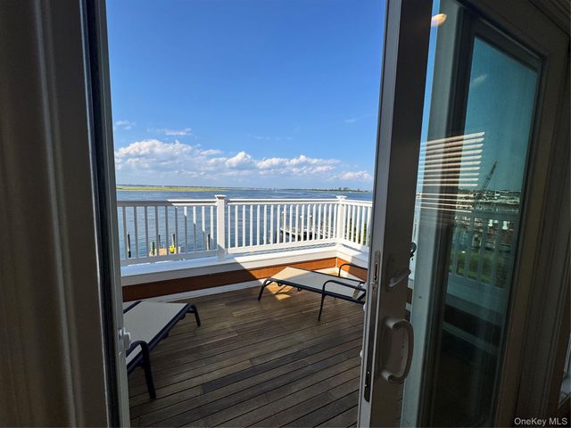 839 W Park Avenue, Long Beach, NY 11561