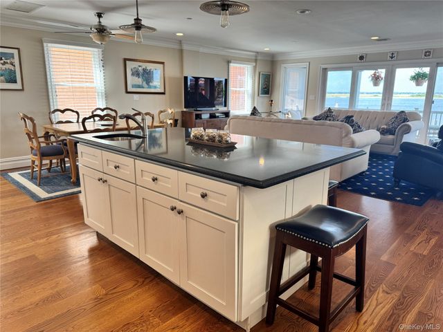 839 W Park Avenue, Long Beach, NY 11561