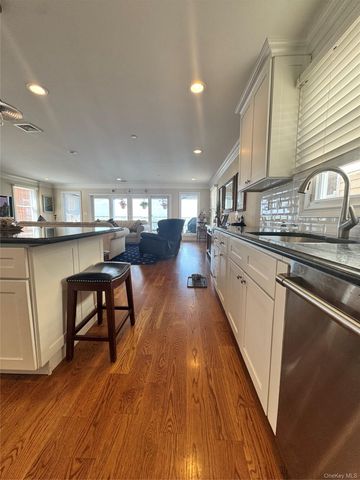 839 W Park Avenue, Long Beach, NY 11561