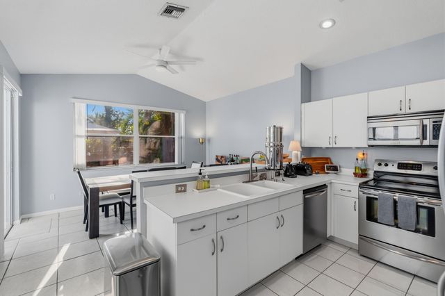 3222 NW 22nd Avenue, Oakland Park, FL 33309