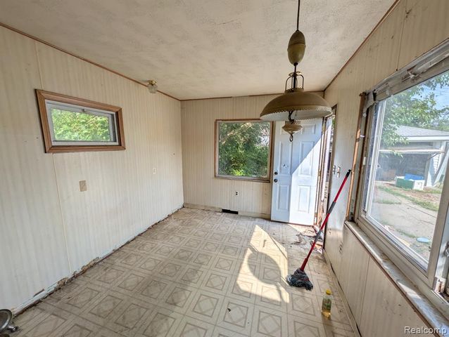 8838 Burt Road, Detroit, MI 48228