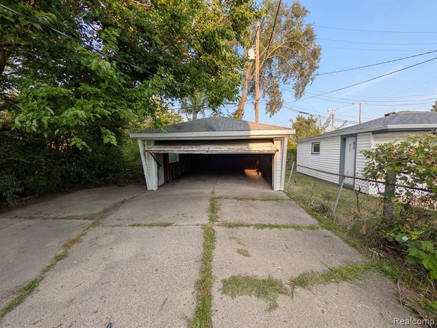 8838 Burt Road, Detroit, MI 48228