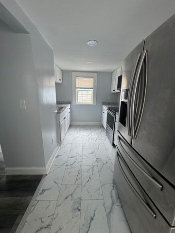 66 Pecker St 2R, Haverhill, MA 01830