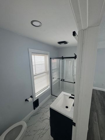 66 Pecker St 2R, Haverhill, MA 01830