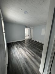 66 Pecker St 2R, Haverhill, MA 01830