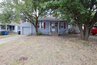 305 E ERCOUPE Drive, Midwest City, OK 73110