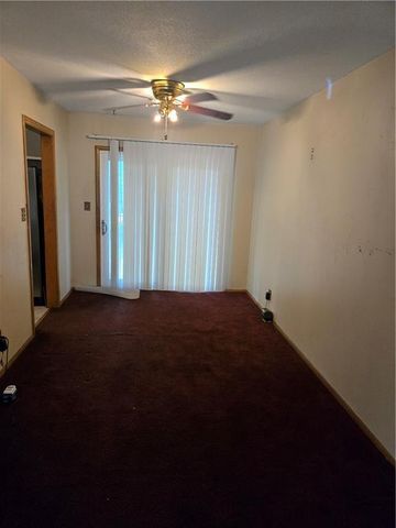 9320 OAKLAND Avenue, Kansas City, MO 64138