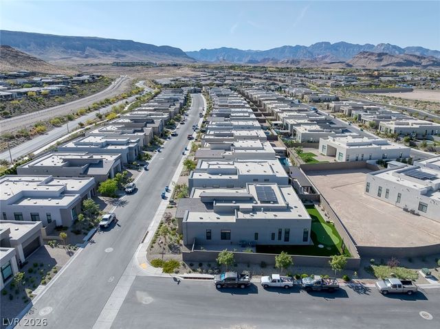10766 Agate Cliffs Avenue, Las Vegas, NV 89135
