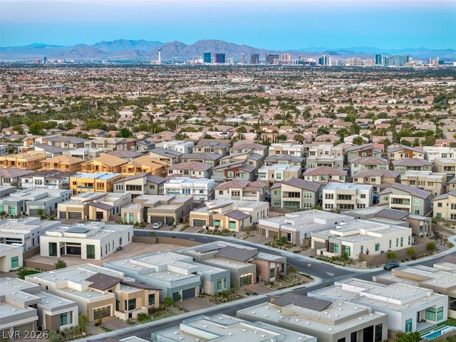 10766 Agate Cliffs Avenue, Las Vegas, NV 89135