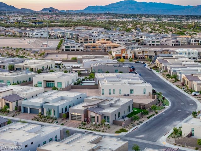 10766 Agate Cliffs Avenue, Las Vegas, NV 89135