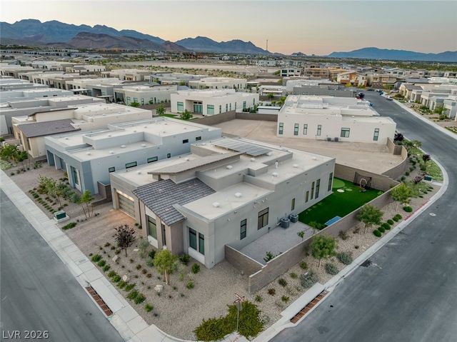 10766 Agate Cliffs Avenue, Las Vegas, NV 89135
