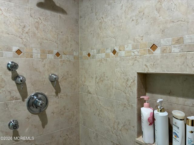 172 Wintergreen Drive, Manalapan, NJ 07726