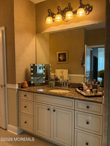172 Wintergreen Drive, Manalapan, NJ 07726