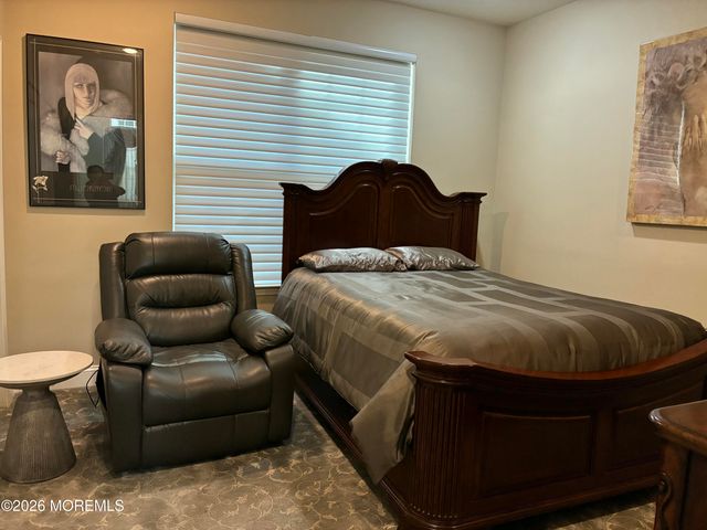 172 Wintergreen Drive, Manalapan, NJ 07726