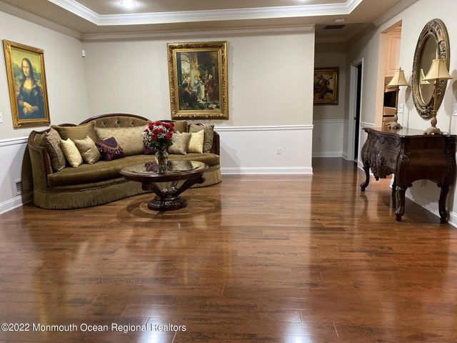 172 Wintergreen Drive, Manalapan, NJ 07726