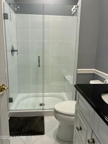 172 Wintergreen Drive, Manalapan, NJ 07726