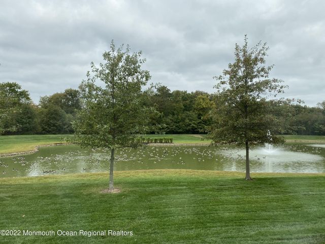 172 Wintergreen Drive, Manalapan, NJ 07726