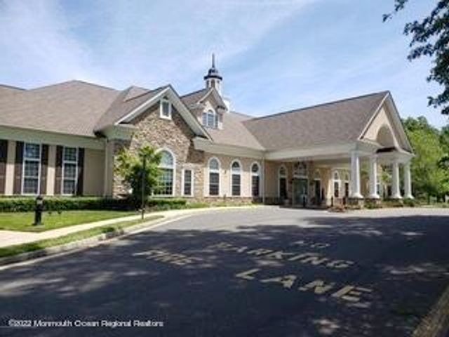 172 Wintergreen Drive, Manalapan, NJ 07726