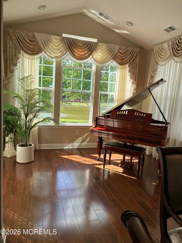 172 Wintergreen Drive, Manalapan, NJ 07726