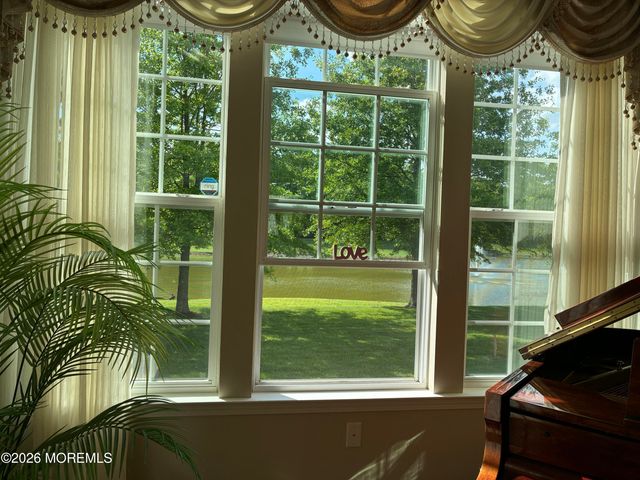 172 Wintergreen Drive, Manalapan, NJ 07726
