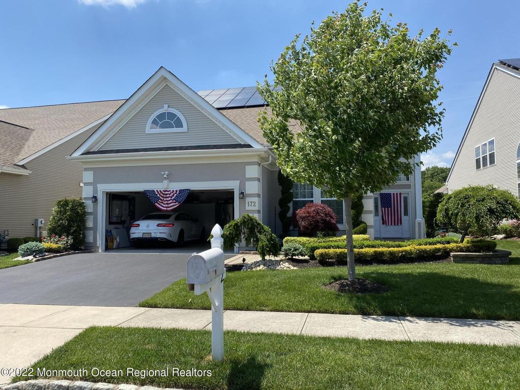 172 Wintergreen Drive, Manalapan, NJ 07726