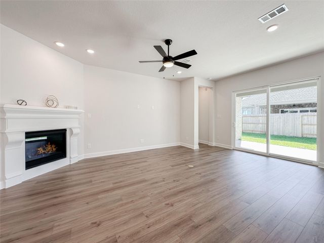 1015 Windy Creek Path, Conroe, TX 77304