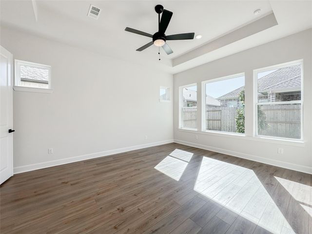 1015 Windy Creek Path, Conroe, TX 77304